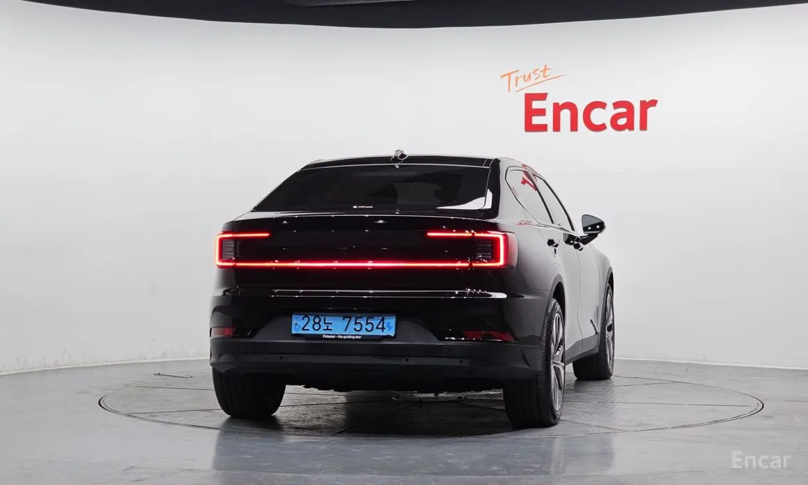 Фото 4 - Polestar 2