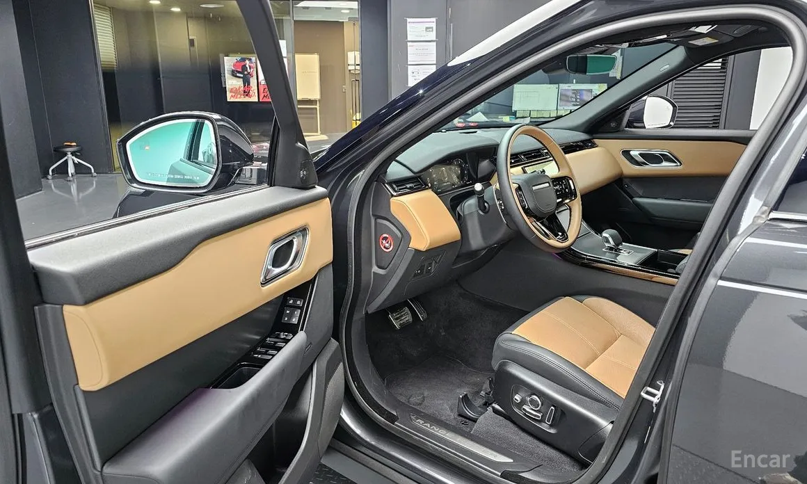 Фото 10 - Land Rover Range Rover Velar