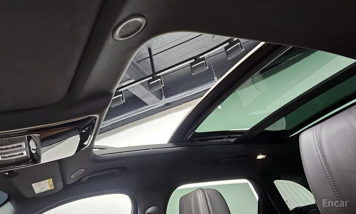 Фото 17 - Land Rover Range Rover Velar