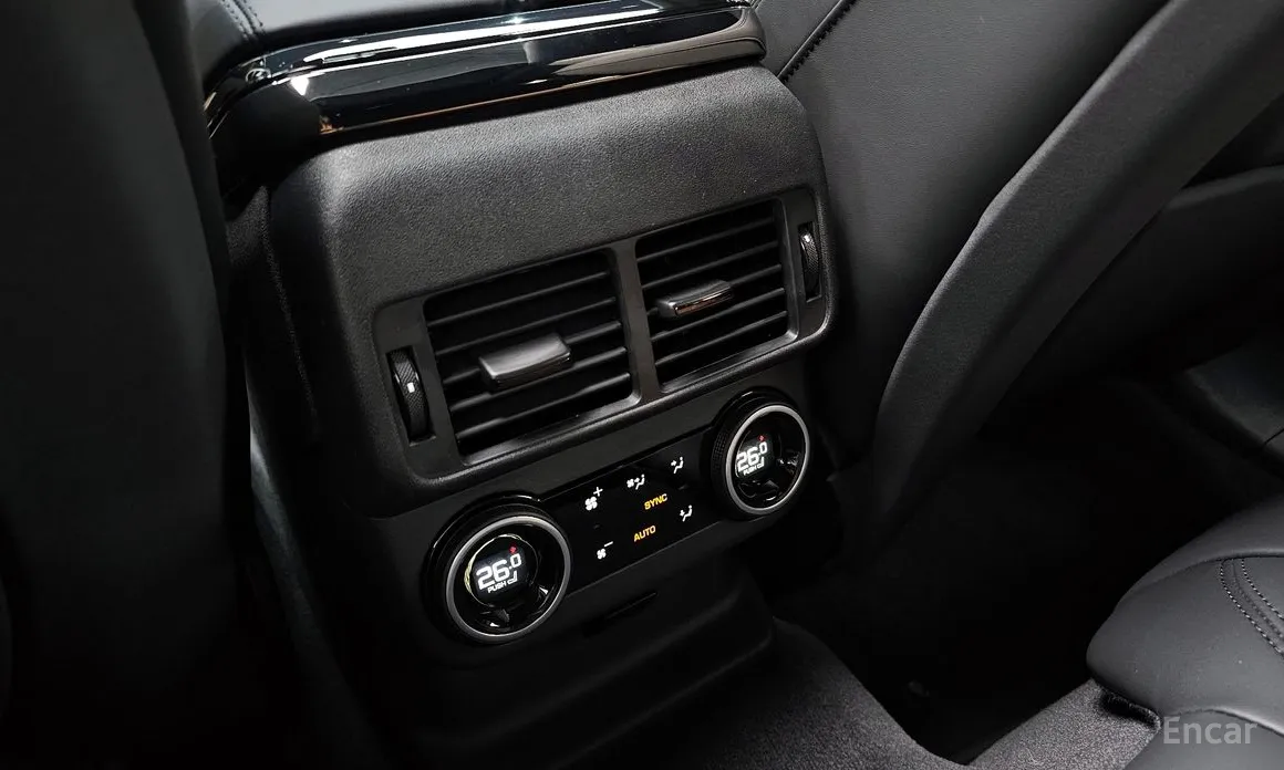 Фото 18 - Land Rover Range Rover Velar