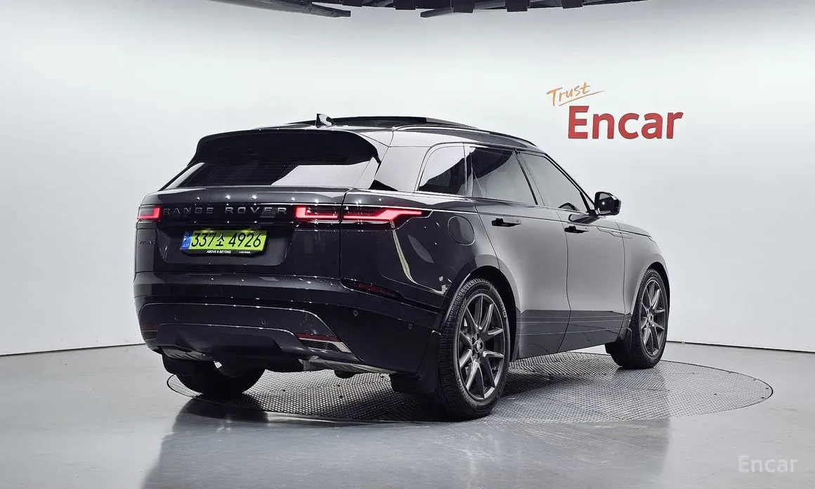 Фото 2 - Land Rover Range Rover Velar