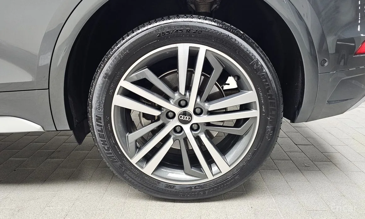 Фото 5 - Audi Q5