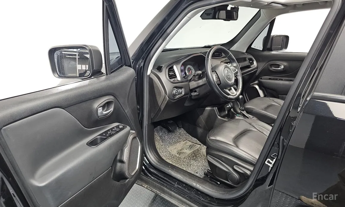 Фото 10 - Jeep Renegade