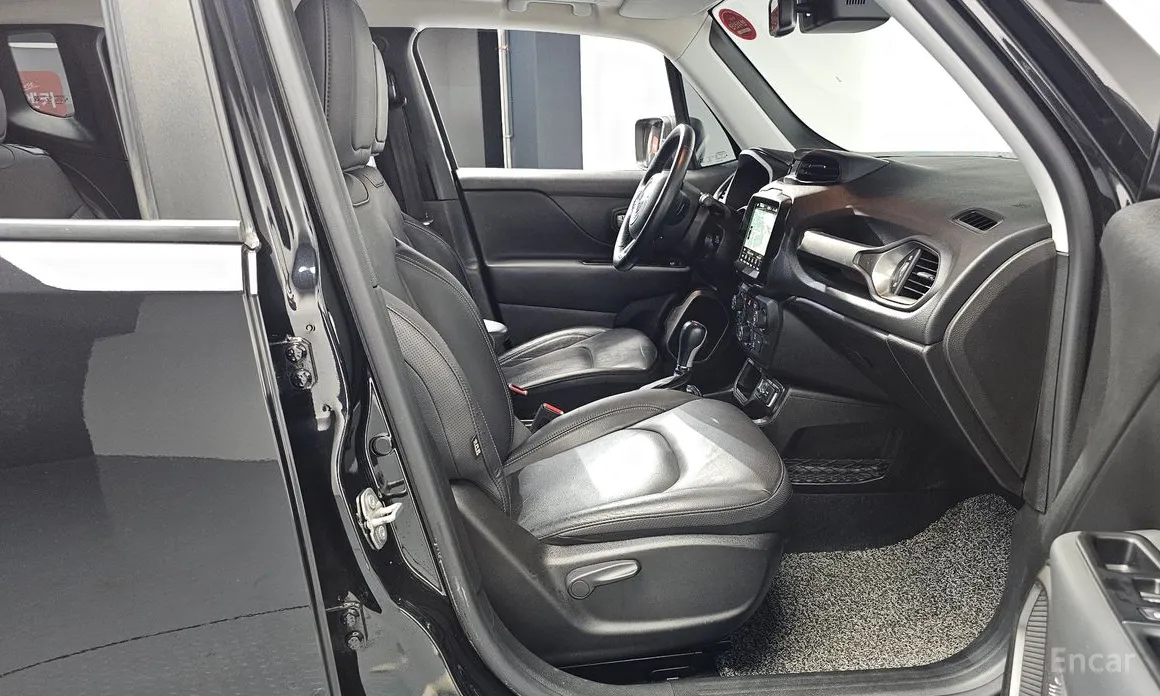 Фото 11 - Jeep Renegade