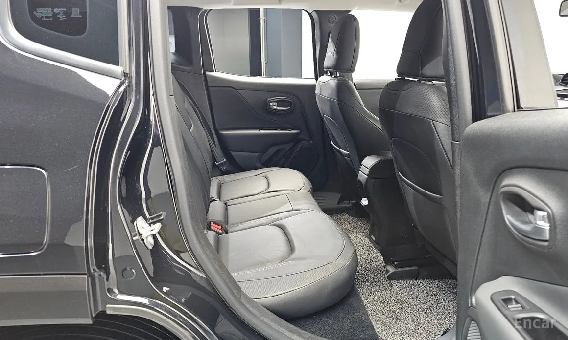 Фото 12 - Jeep Renegade