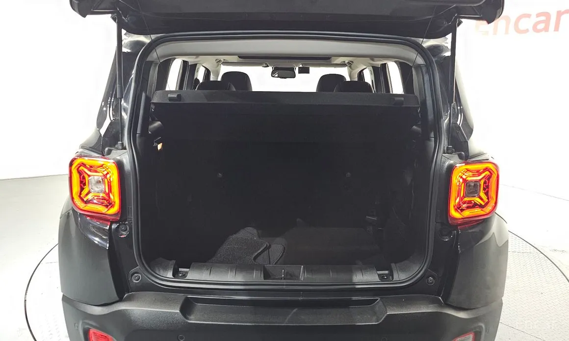 Фото 20 - Jeep Renegade