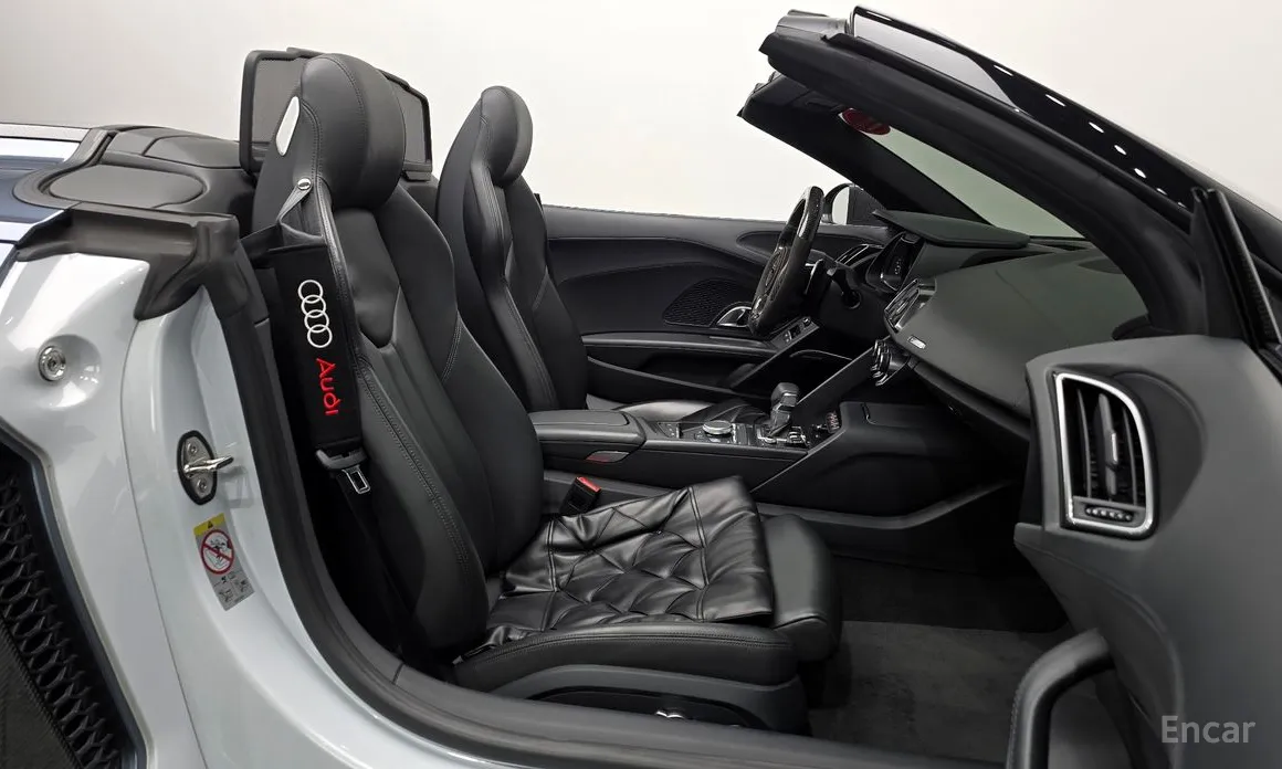 Фото 10 - Audi R8