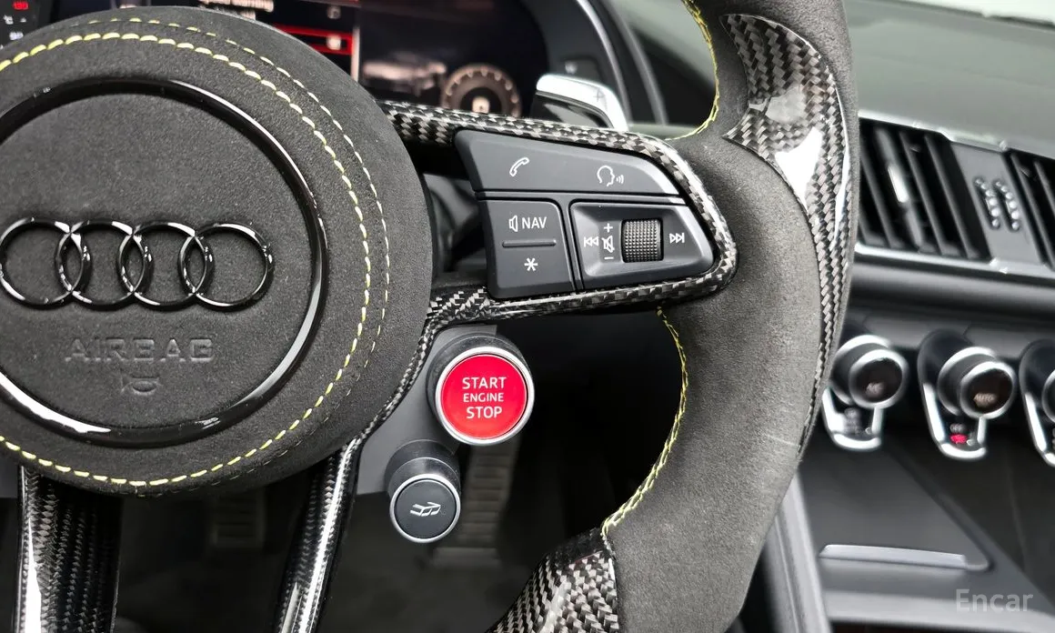 Фото 17 - Audi R8