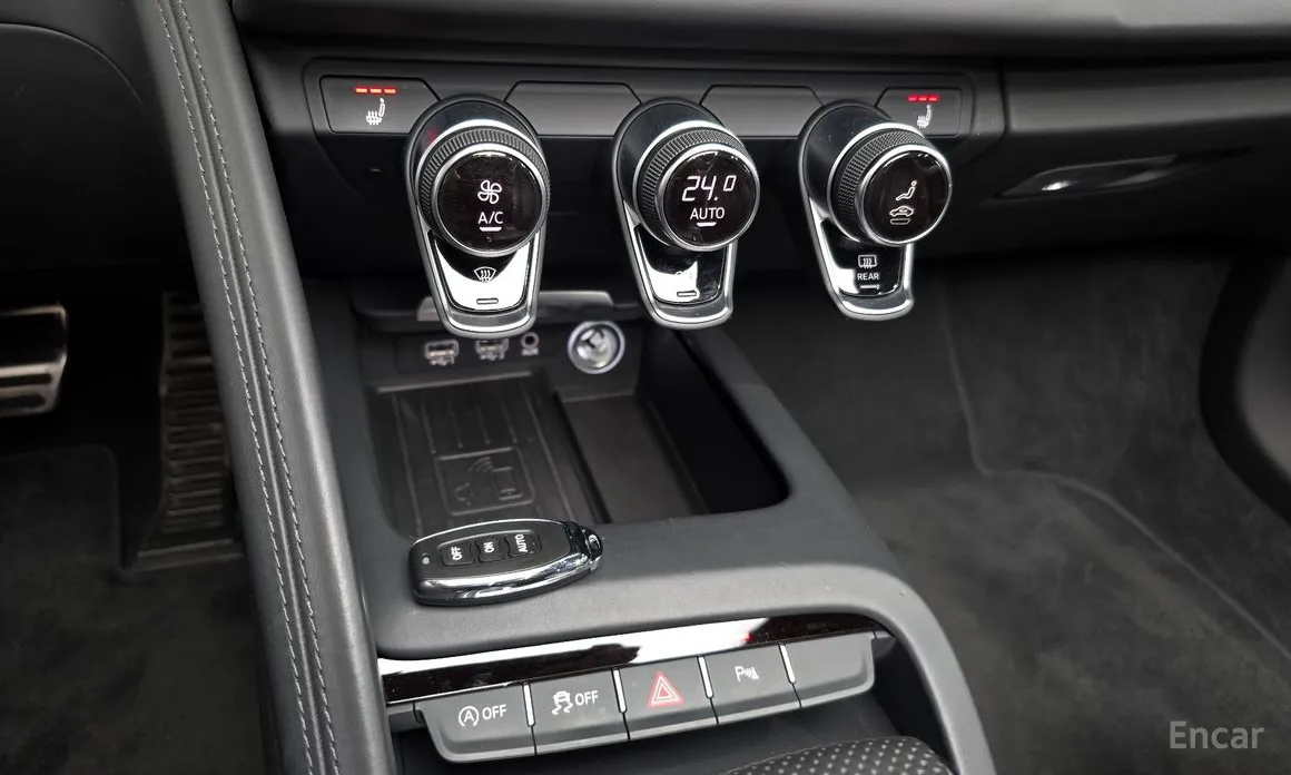 Фото 18 - Audi R8