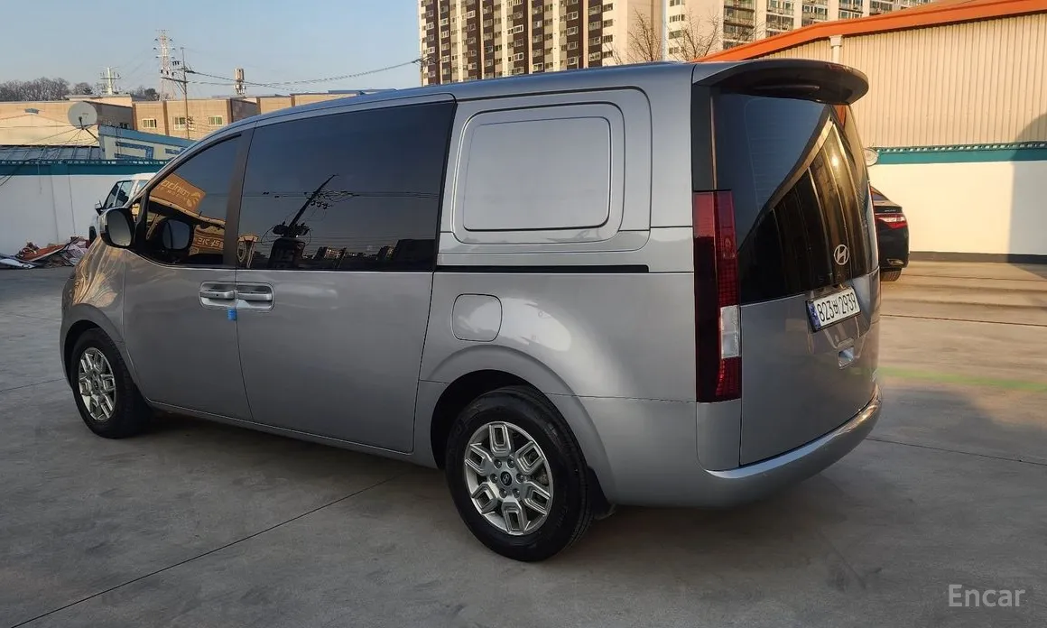 Фото 15 - Hyundai Staria