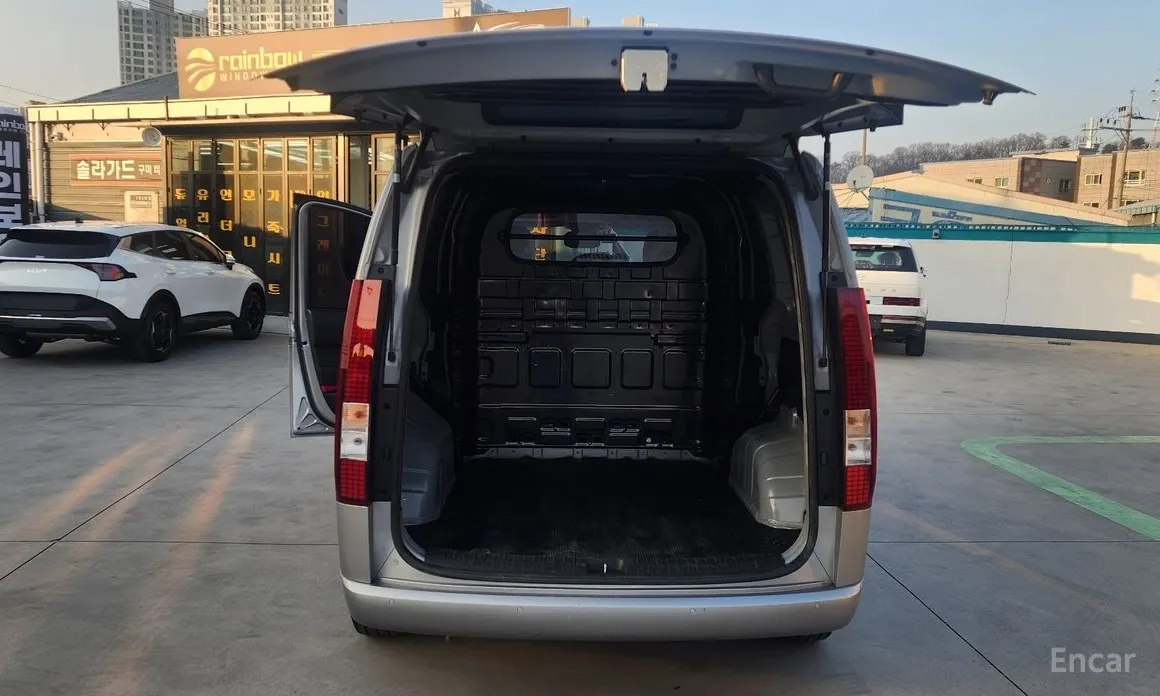 Фото 16 - Hyundai Staria