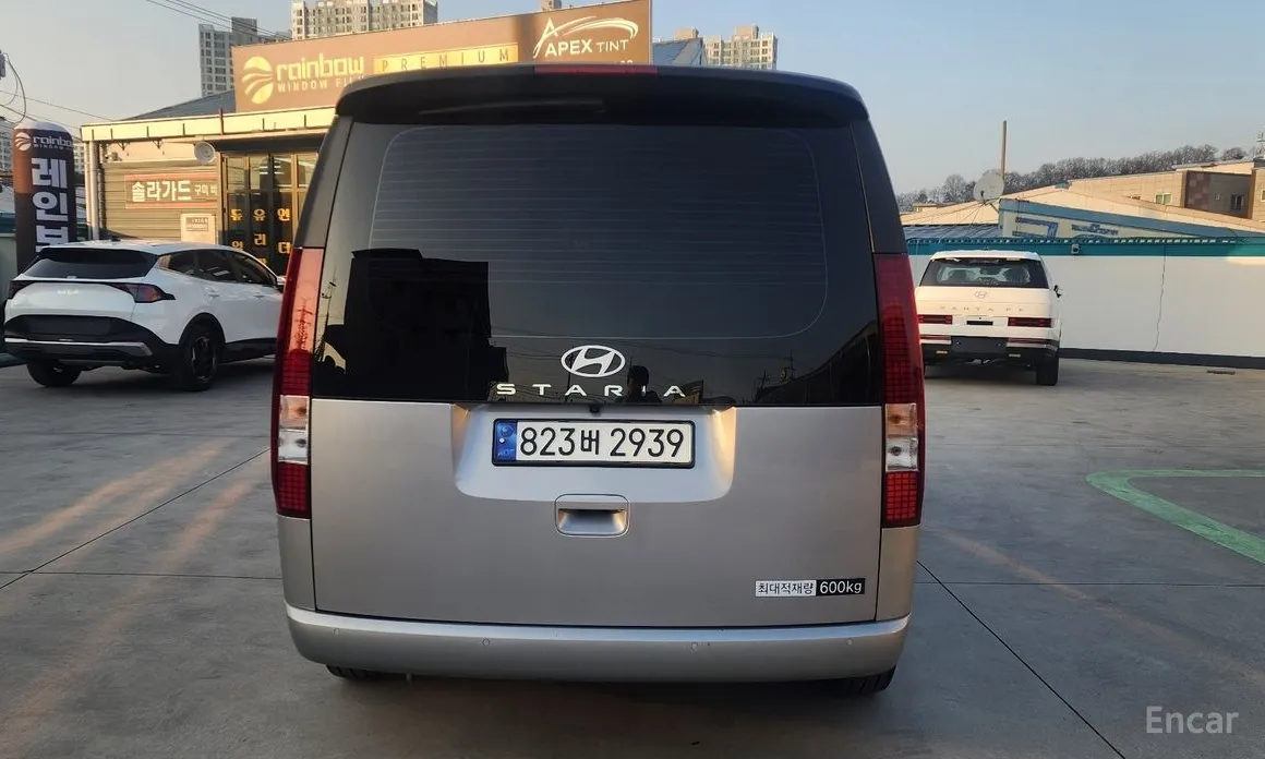 Фото 4 - Hyundai Staria