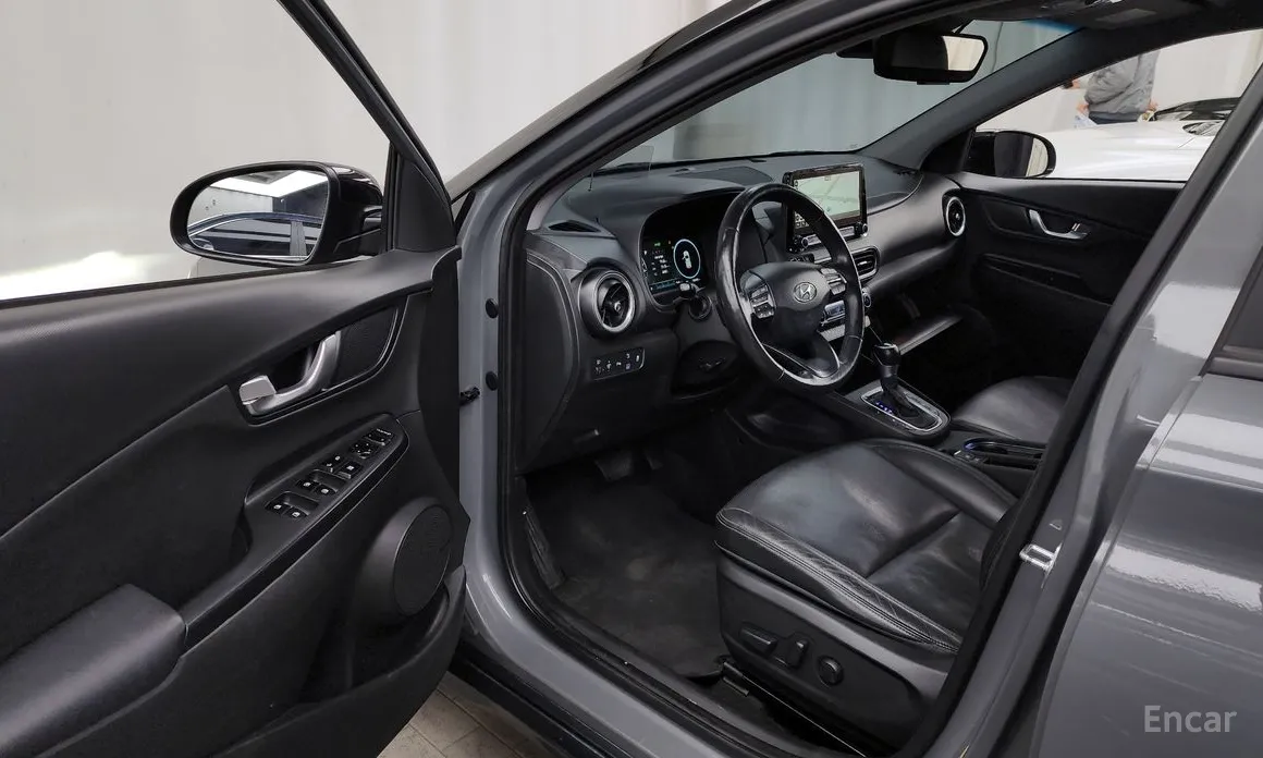 Фото 10 - Hyundai Kona