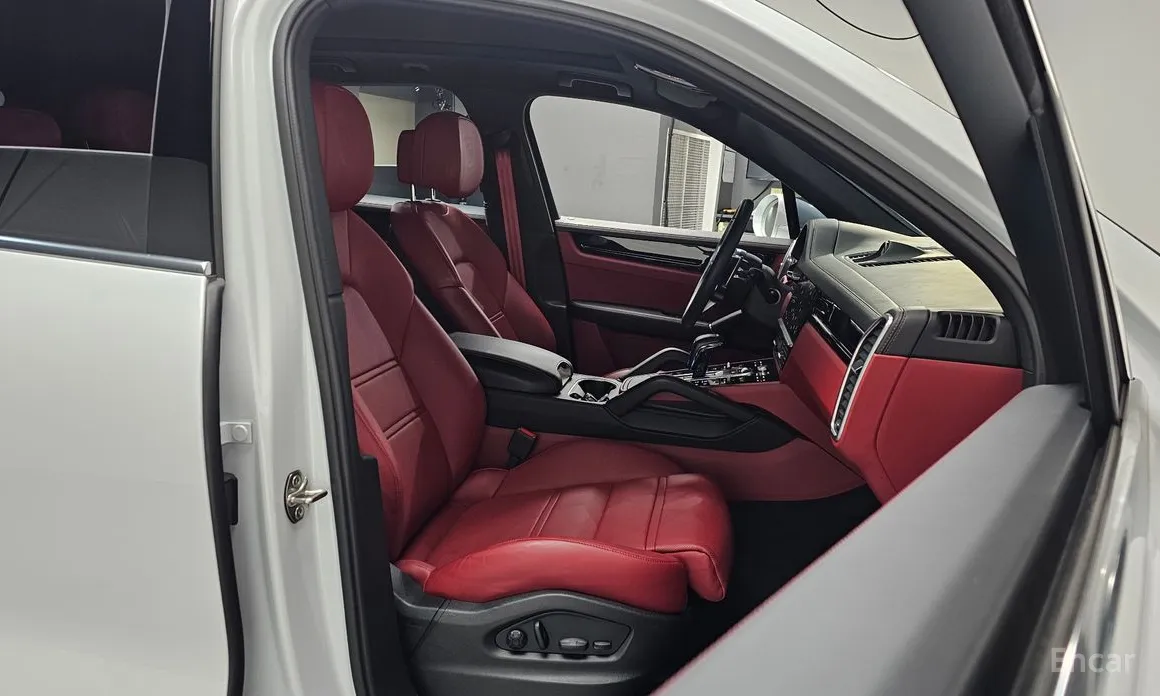 Фото 10 - Porsche Cayenne