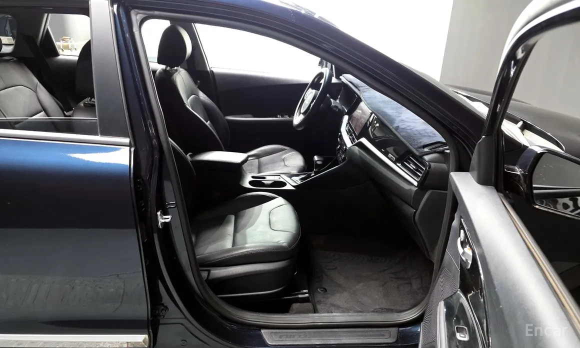 Фото 11 - Kia Niro