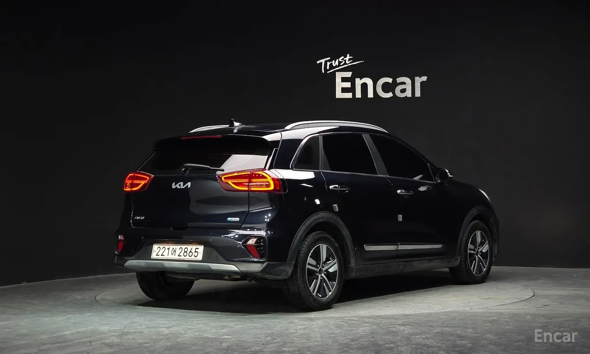 Фото 2 - Kia Niro