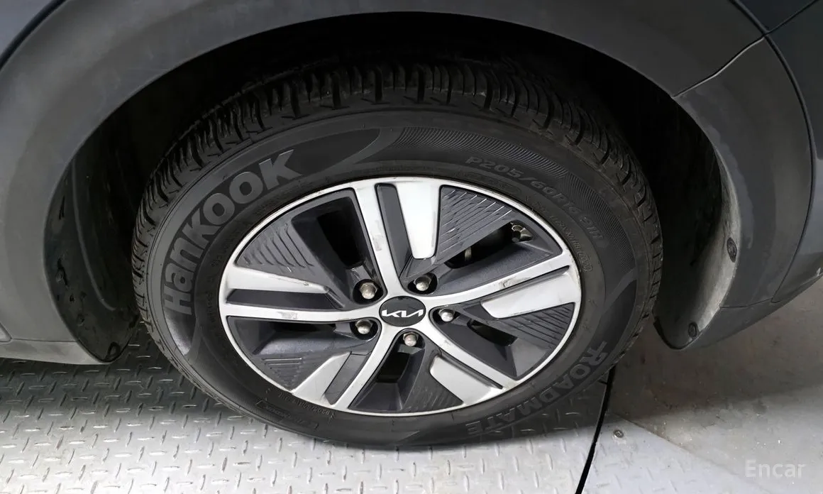 Фото 5 - Kia Niro