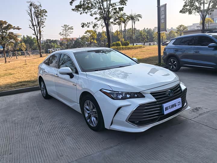 Фото 3 - Toyota Avalon