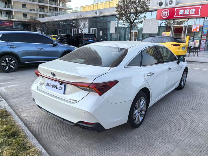 Фото 9 - Toyota Avalon