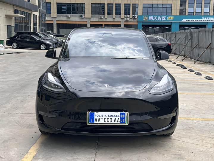 Фото 2 - Tesla Model Y
