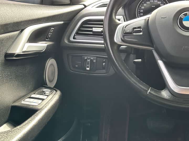 Фото 9 - BMW 1 Series