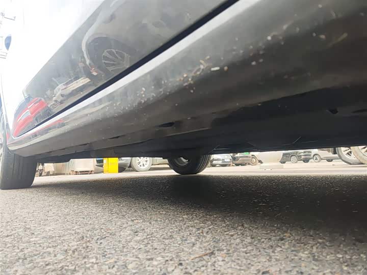 Фото 2 - Geely Emgrand