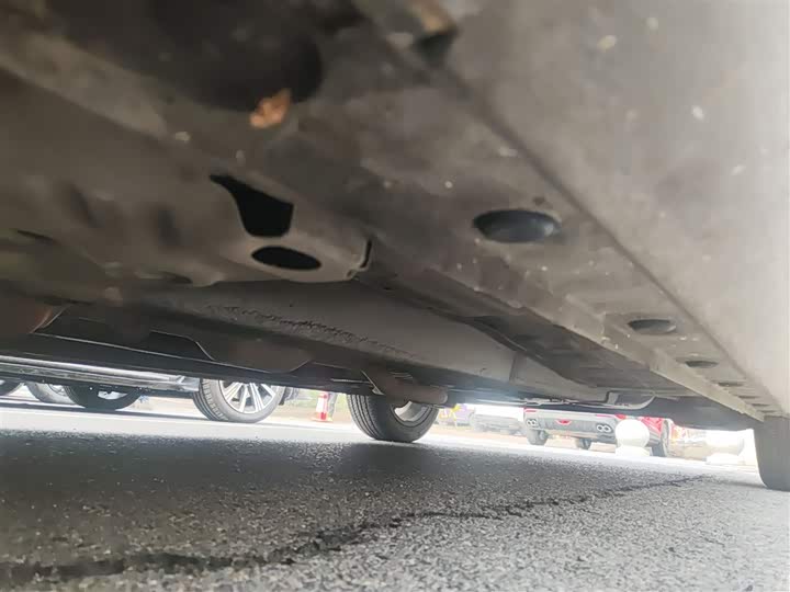 Фото 8 - Geely Emgrand