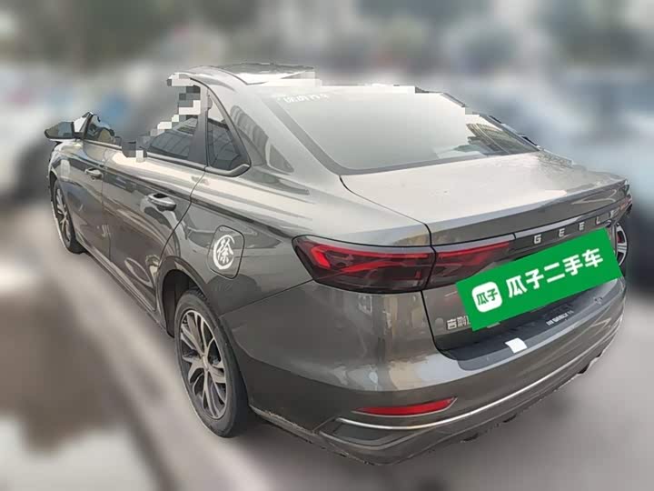 Фото 9 - Geely Emgrand