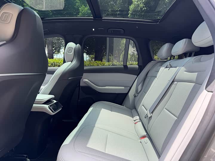 Фото 8 - Nio ES6