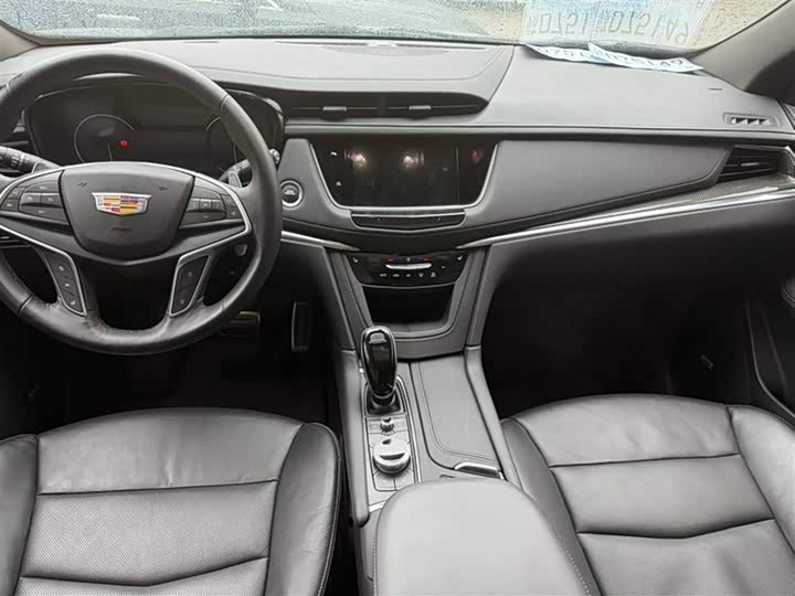 Фото 6 - Cadillac XT5