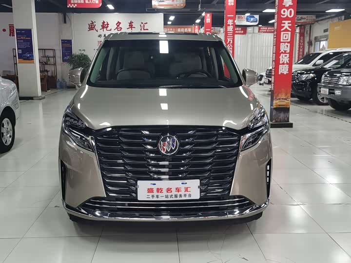 Фото 2 - Buick GL8 ES