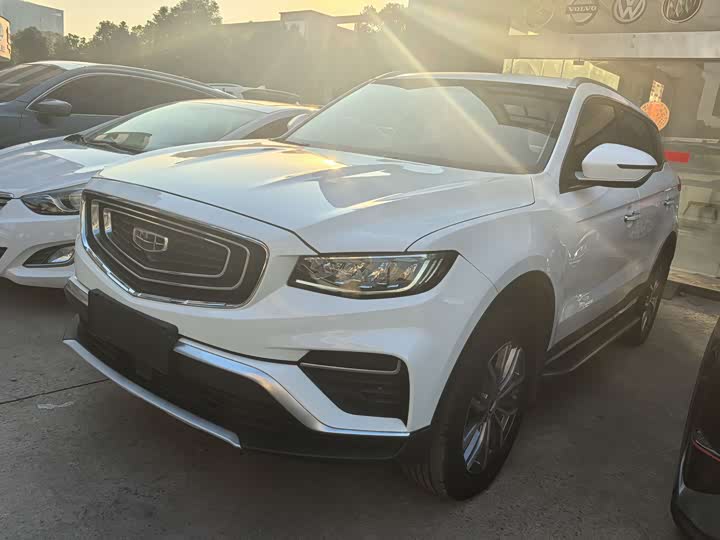 Фото 1 - Geely Atlas