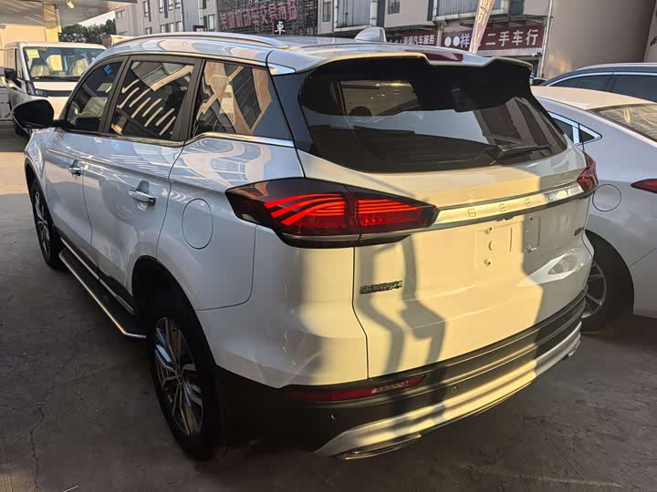 Фото 3 - Geely Atlas