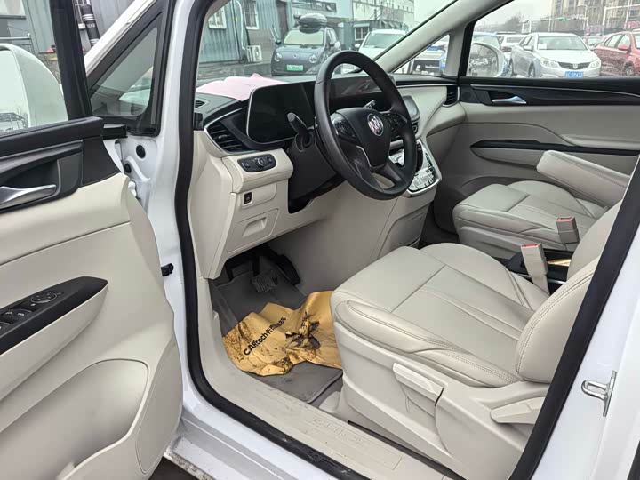 Фото 4 - Buick GL8 ES