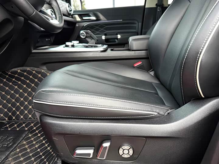 Фото 4 - Tank 300