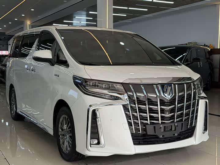 Фото 2 - Toyota Alphard