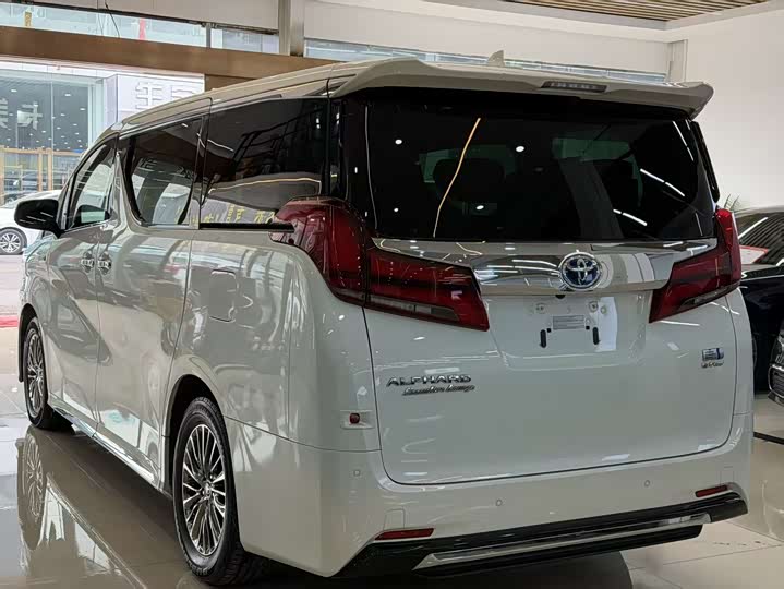 Фото 5 - Toyota Alphard