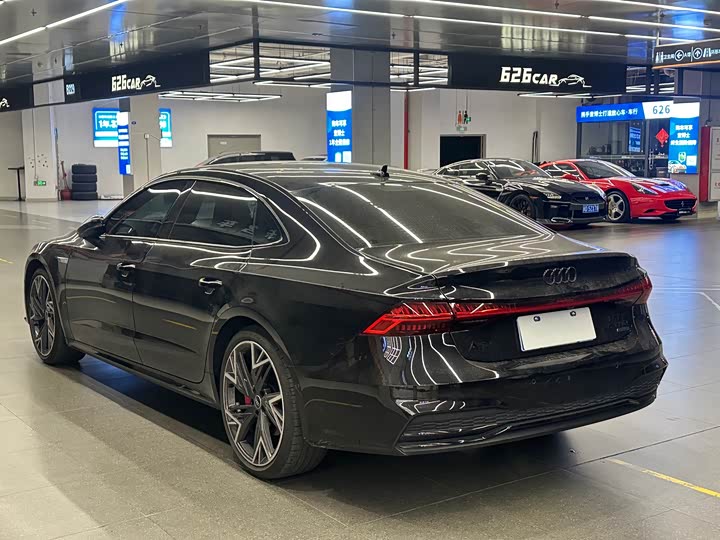Фото 5 - Audi A7L