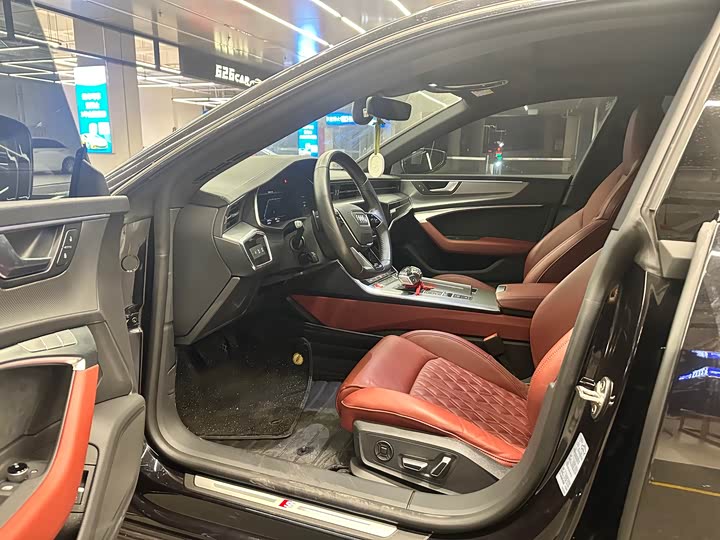 Фото 7 - Audi A7L