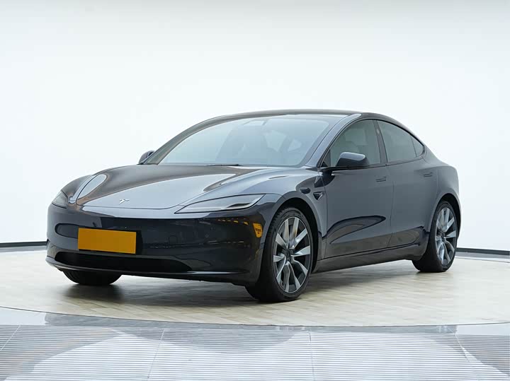 Фото 1 - Tesla Model 3