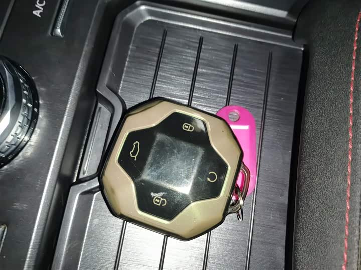 Фото 9 - Jetour T2