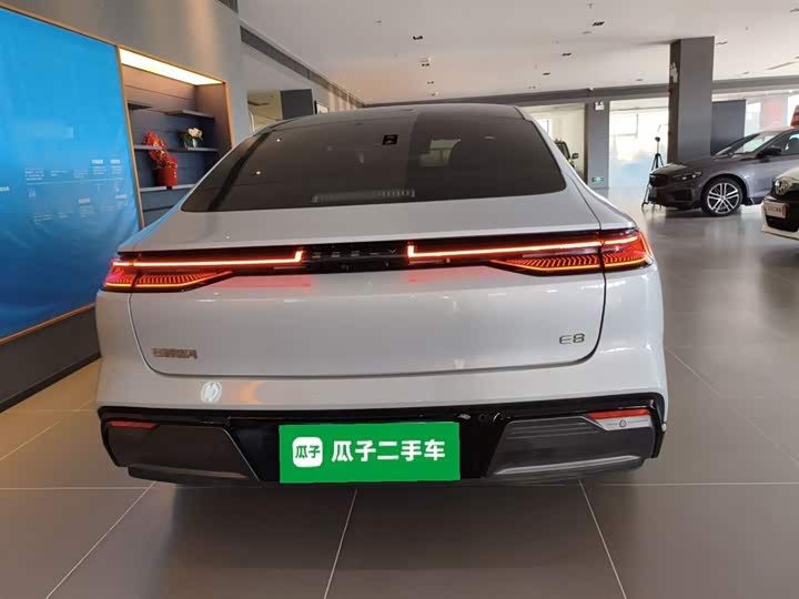 Фото 6 - Geely Galaxy E8