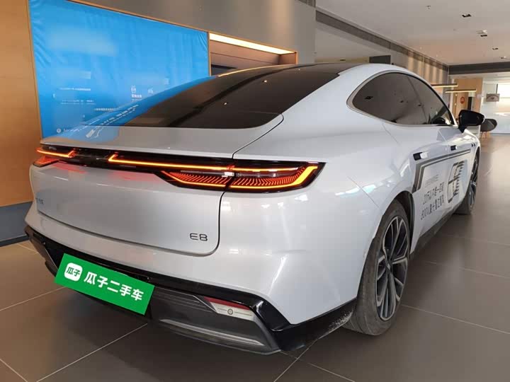 Фото 7 - Geely Galaxy E8