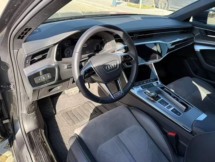 Фото 5 - Audi A6L Hybrid