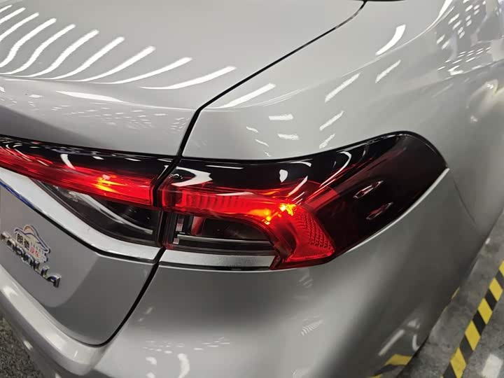 Фото 8 - Toyota Corolla