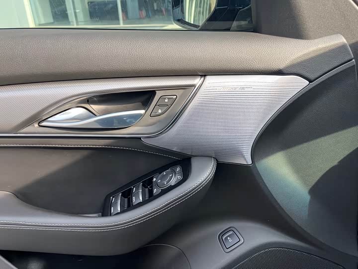 Фото 6 - Cadillac CT5