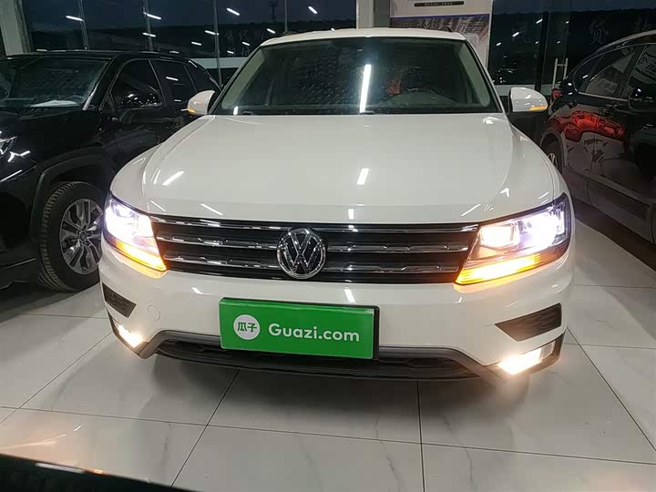 Фото 3 - Volkswagen Tiguan L Pro
