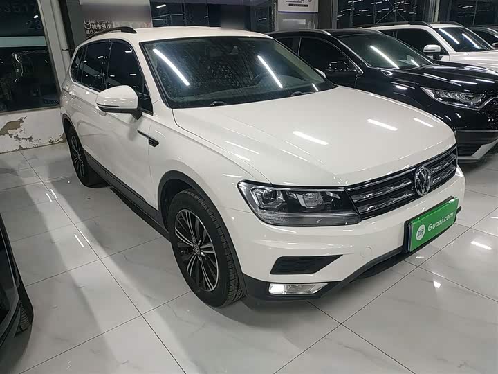 Фото 4 - Volkswagen Tiguan L Pro