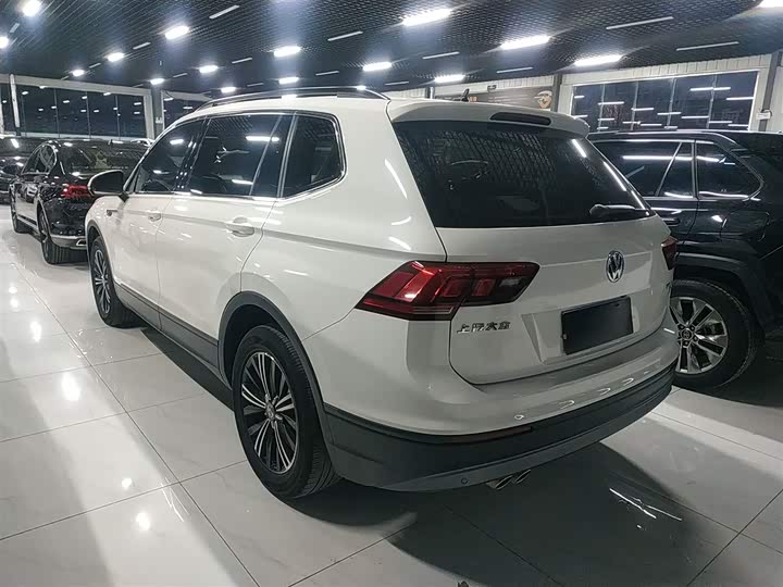 Фото 5 - Volkswagen Tiguan L Pro