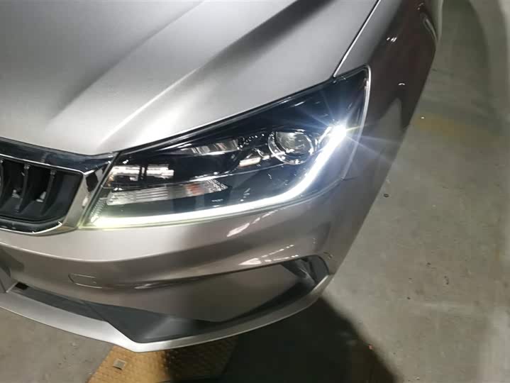 Фото 5 - Geely Emgrand